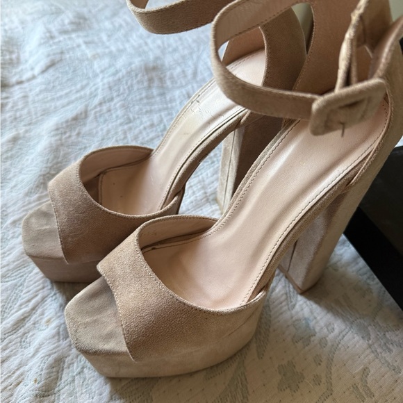 PrettyLittleThing Beige Suede Platform Heels - Picture 5 of 6